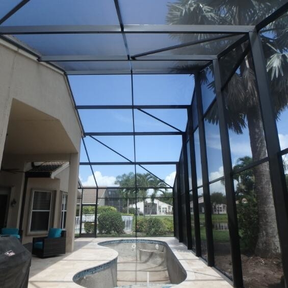 UV Korumalı PVC Fiberglass Havuzu ve Patio Ekranı Haşere Direnci 0.33mm Tel Diametri Kolay Kurulum