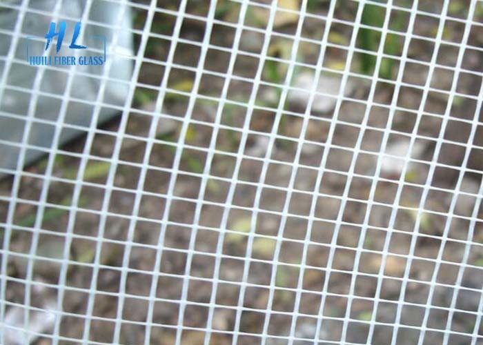 90g Fiberglas Netleştirme Mesh 5 * 5mm 1m * 50m Cephe Sistemi İçin Kolay Taşınır