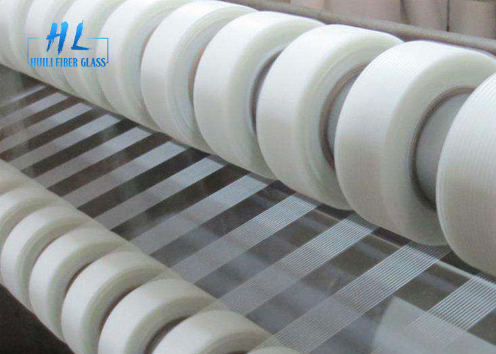 60g 3 * 3mm Kendinden Yapışkanlı Fiberglas Bant Duvar Çatlaklarını Onarımı Için Beyaz Renk
